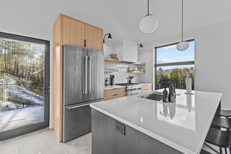 The Penelope: New, Modern Home w/Breathtaking View (2977)