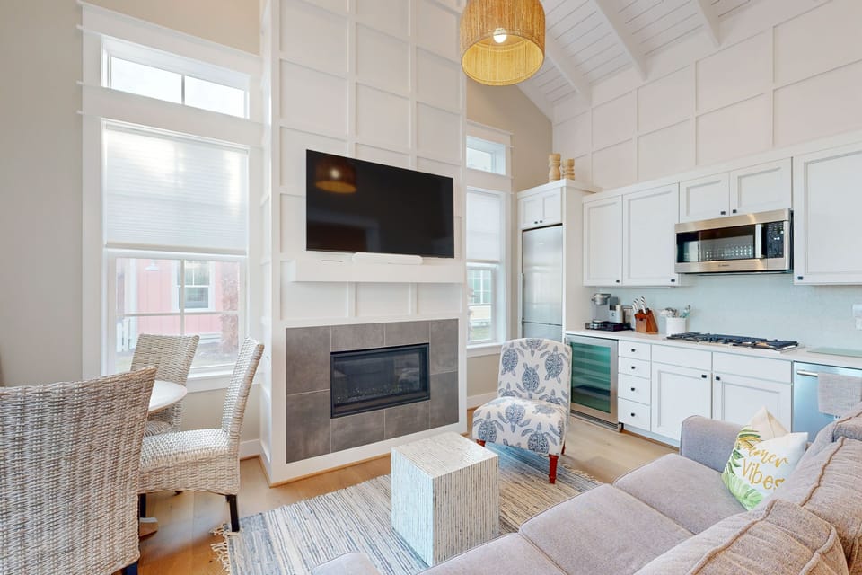 ​​​​​​​Fireplace is decorative only.