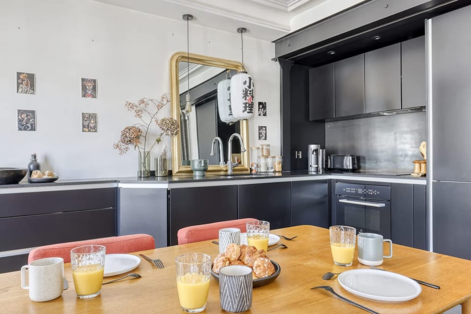 Dining table - Kitchen
