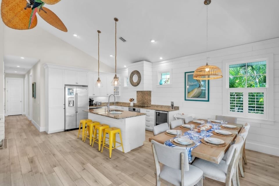 House, 5 Bedrooms | Dining