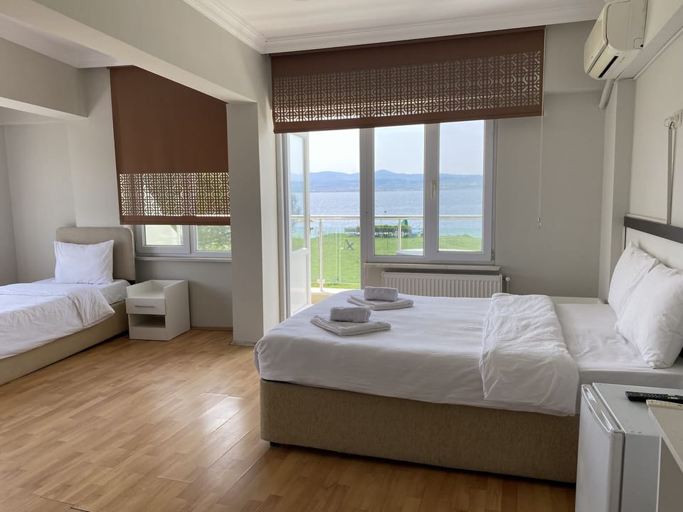 Basic Triple Room | Free WiFi, bed sheets