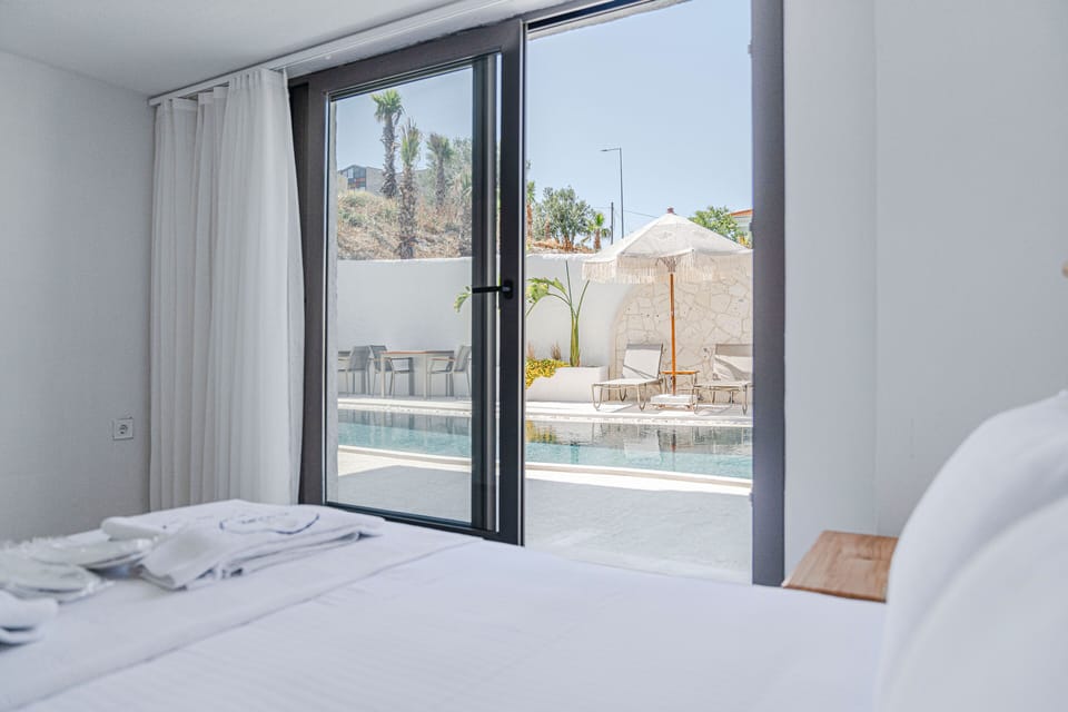 Standard Room | Premium bedding, in-room safe, blackout drapes, free WiFi