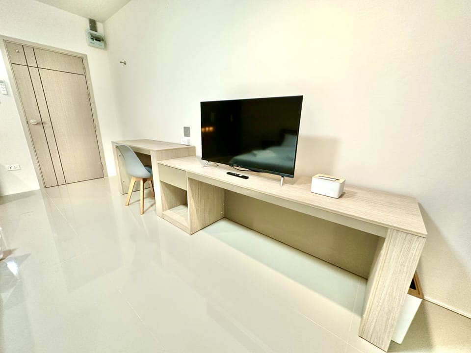 Basic Apartment, 1 Queen Bed | 1 bedroom, bed sheets