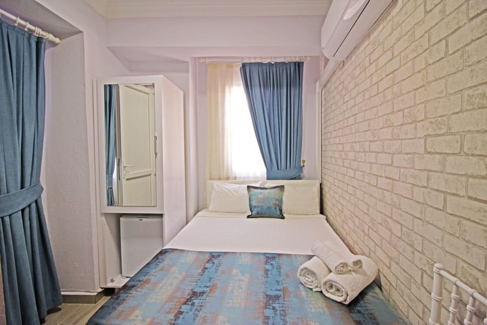 Standard Double Room | Minibar, free WiFi, bed sheets