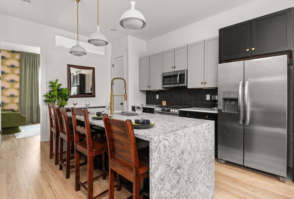1412 - Stylish Kitchen Design in Nashville