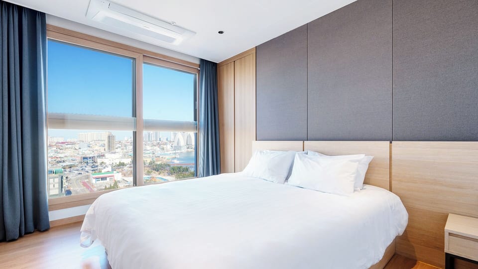 Suite | Free WiFi, bed sheets