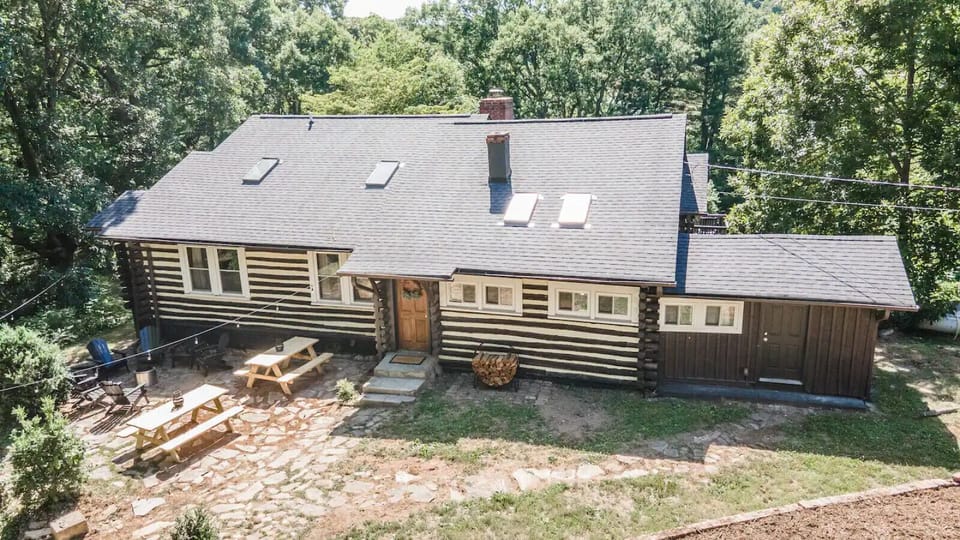 The lodge has 3-bedrooms and 3 bathrooms. There are two king beds and four twin beds (2 bunk beds).