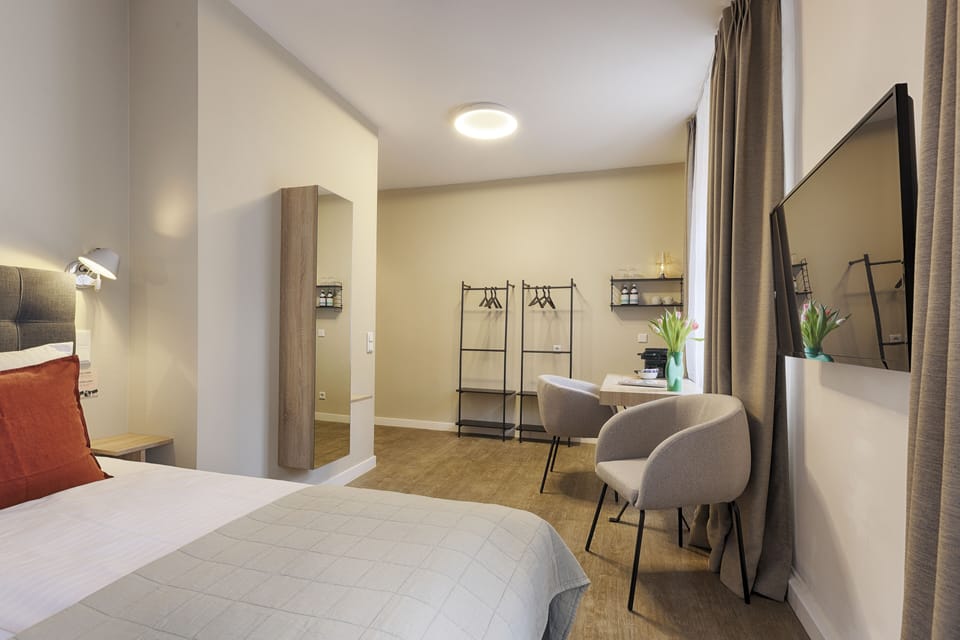 In-room safe, desk, laptop workspace, soundproofing