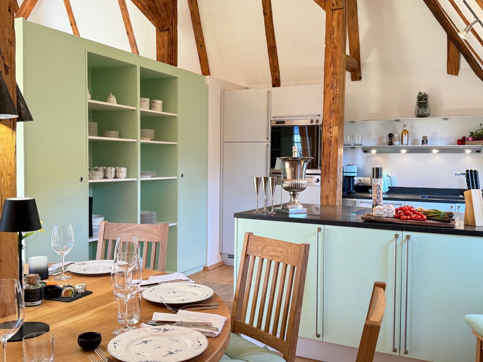 Deluxe House, Mountain View | Private kitchen | Full-size fridge, oven, stovetop, dishwasher