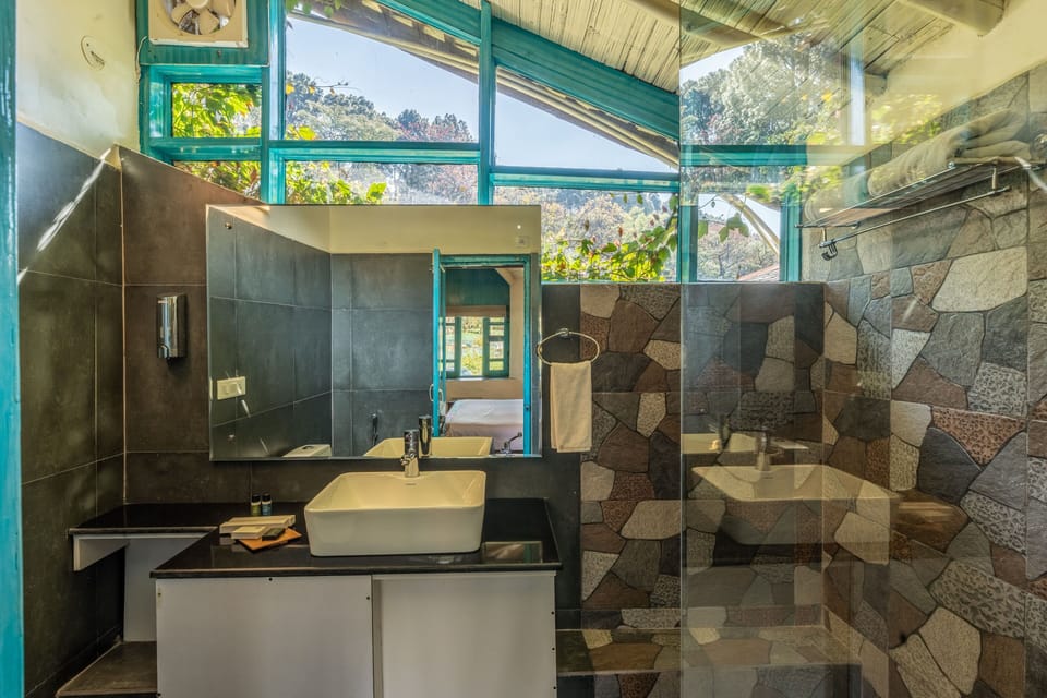 Standard Room | Desk, iron/ironing board, free WiFi