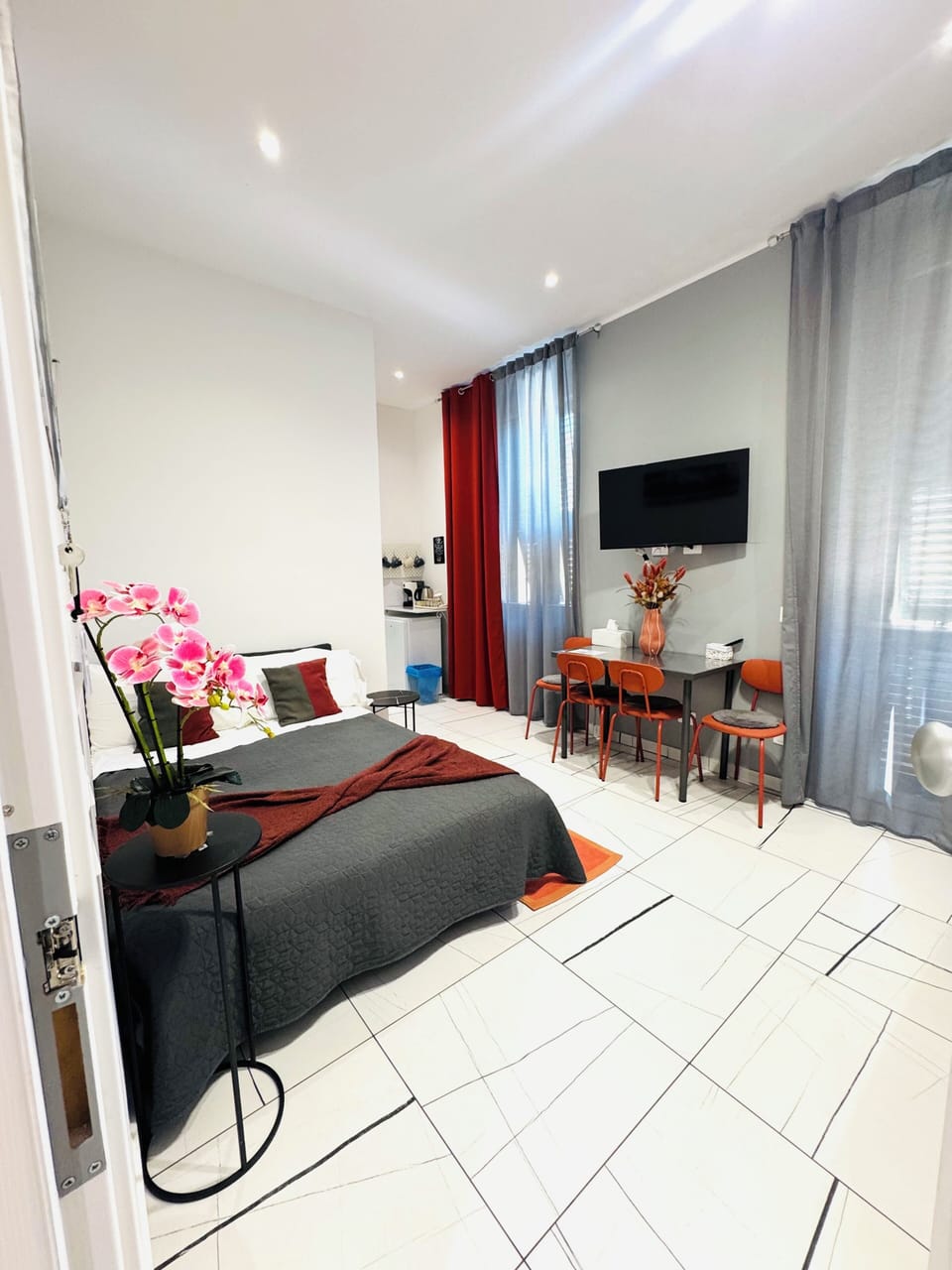 Quadruple Room | Premium bedding, down comforters, desk, free WiFi