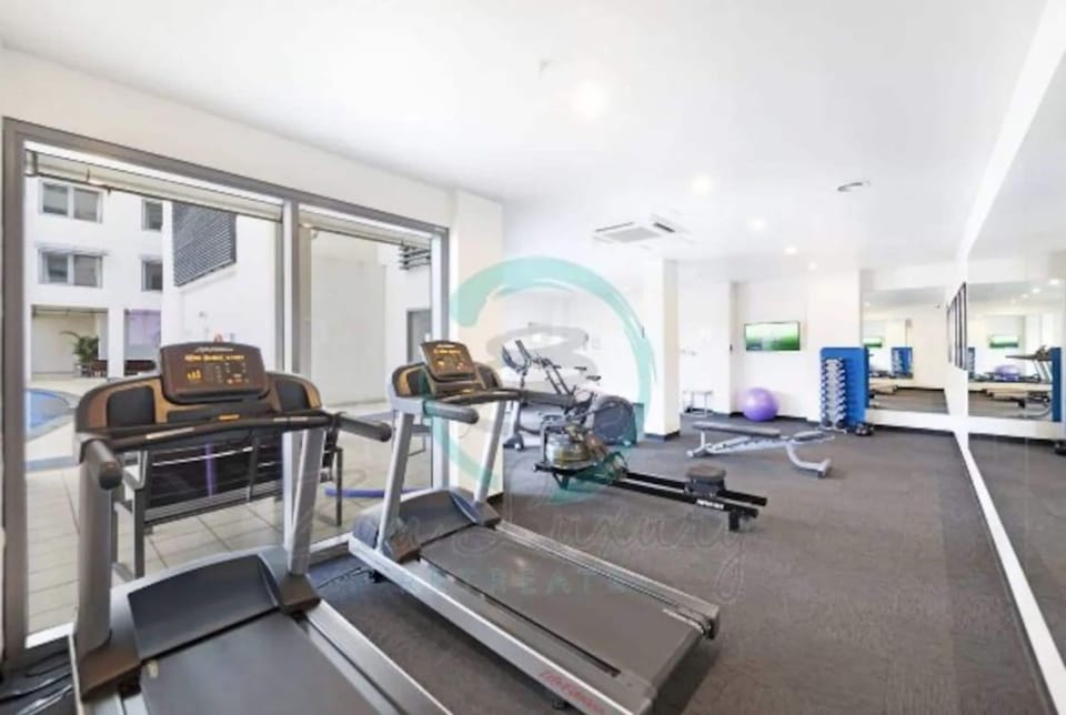 Sunny Shores Sea Front City Views Gym Pool Apartment in Darwin