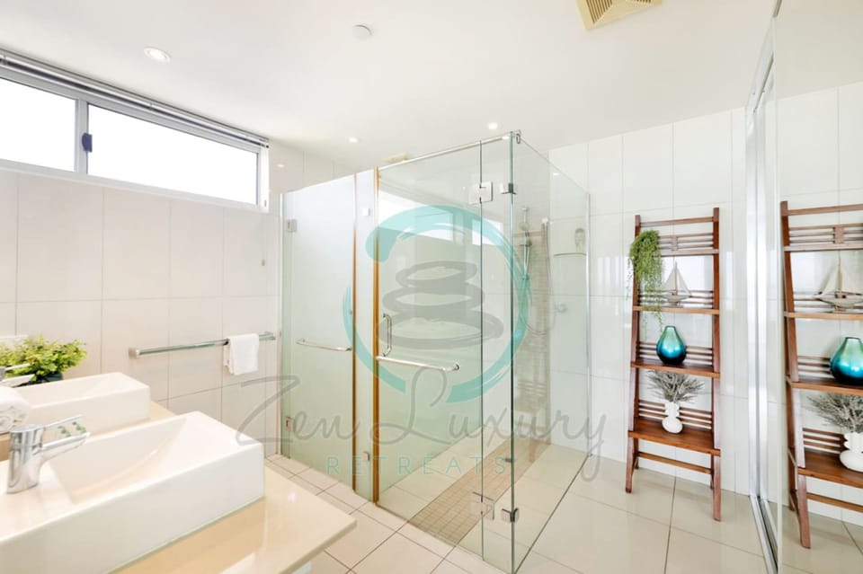 Zen Skytower Harbourview -exclusive 3br Family Apt Apartment in Darwin
