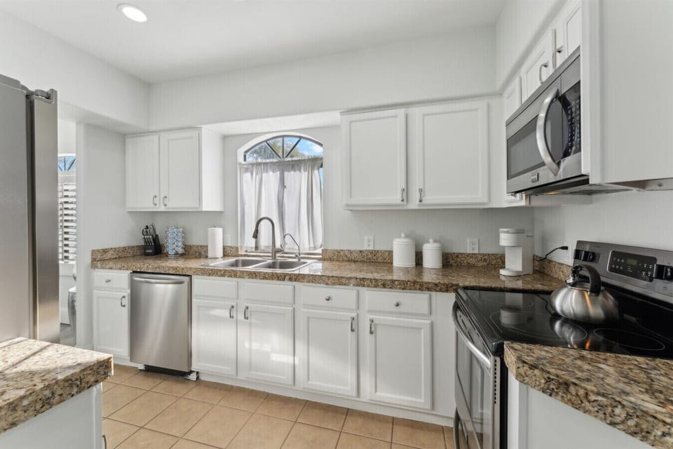Kitchen Fully Equipment