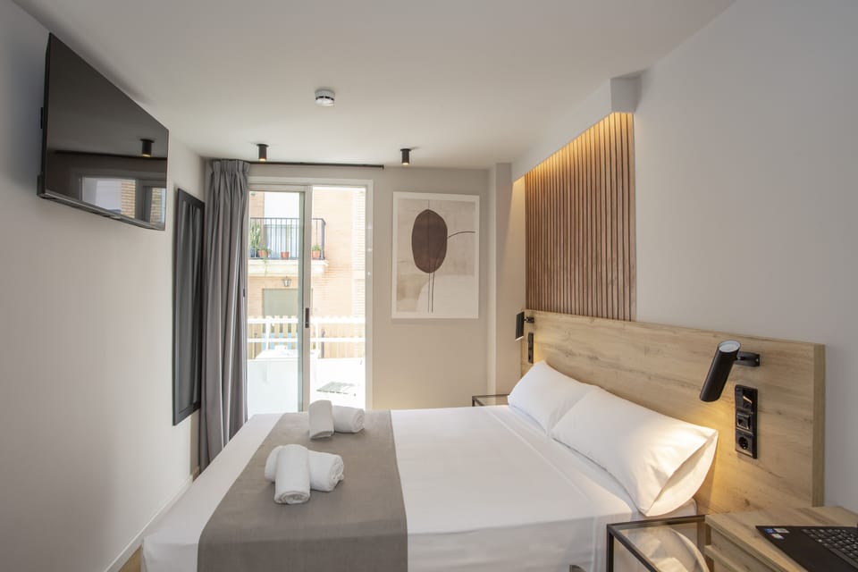 Deluxe Double Room | Free WiFi