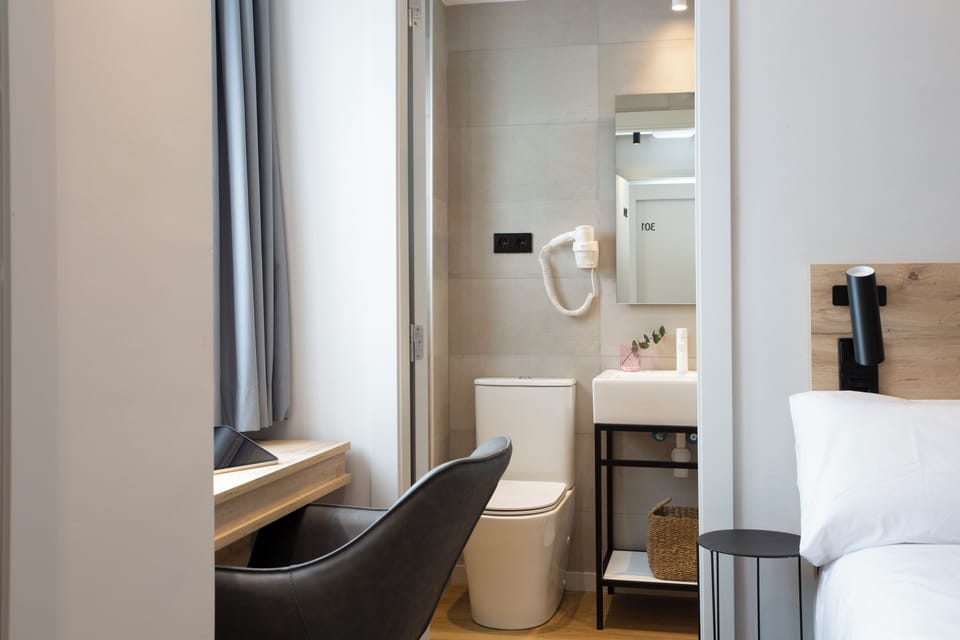 Double Room | Bathroom | Hair dryer