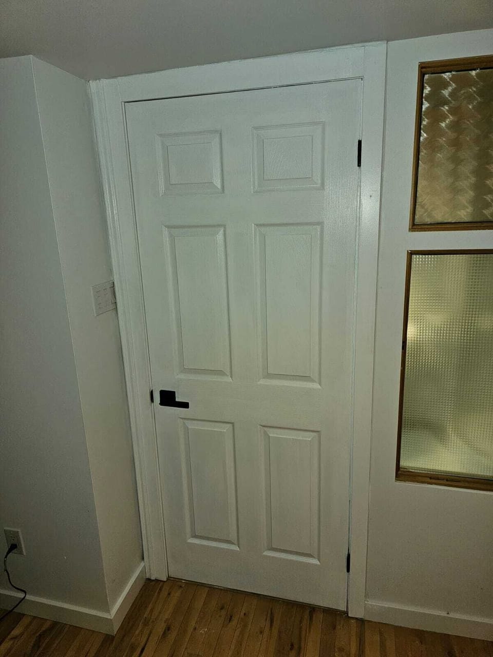 New full size door installed between the bathroom and bedroom. For complete privacy for all guest on January 18 2026.