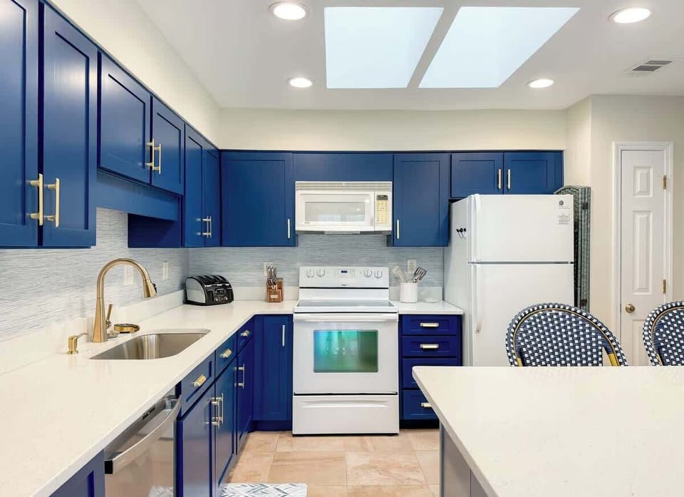 Kitchen with Large Breakfast bar