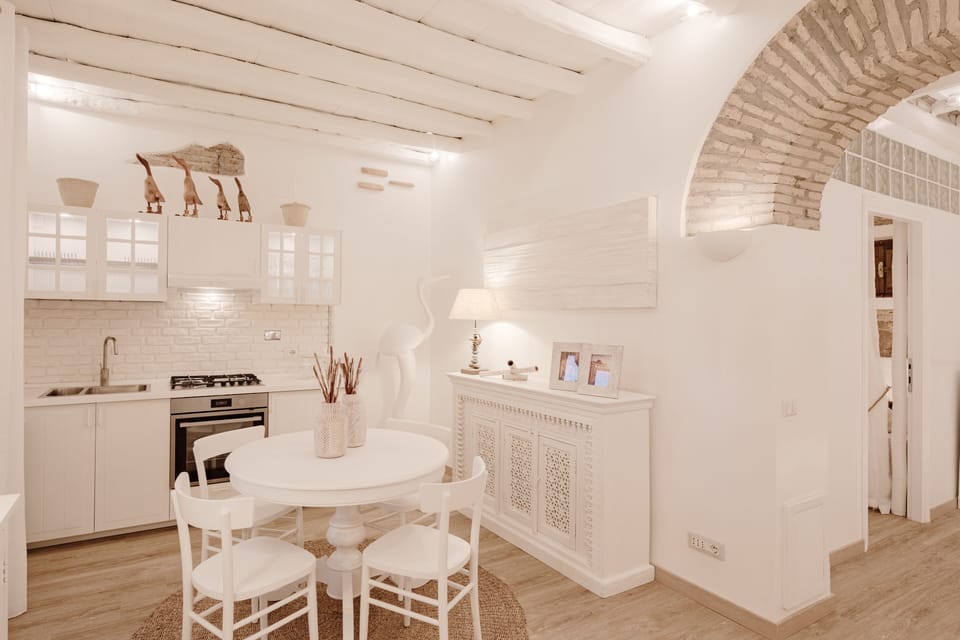 Luxury Apartment | Private kitchen | Full-size fridge, oven, stovetop, toaster