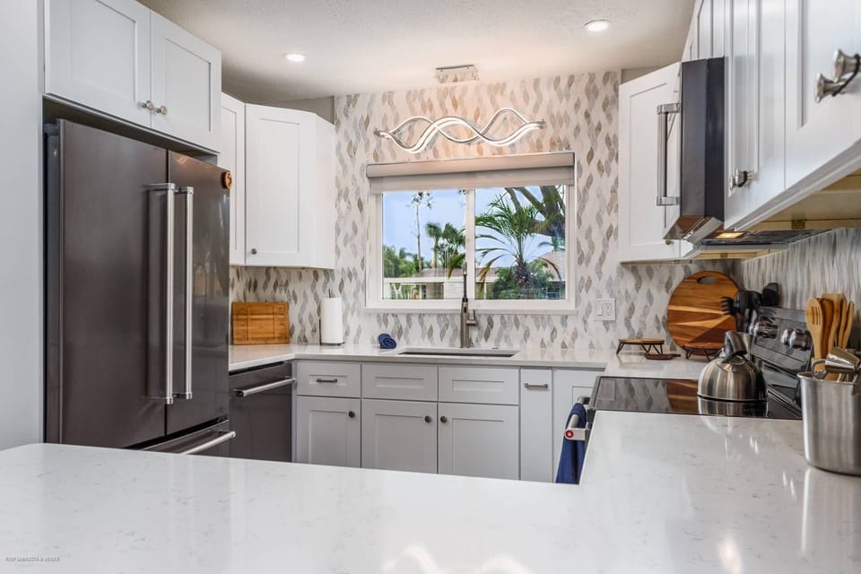 House (Private Home 2 Miles from Siesta Key) | Exterior
