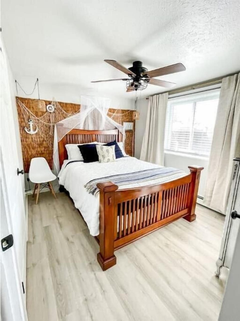 Bedroom 1 with comfy Memory Foam Mattress