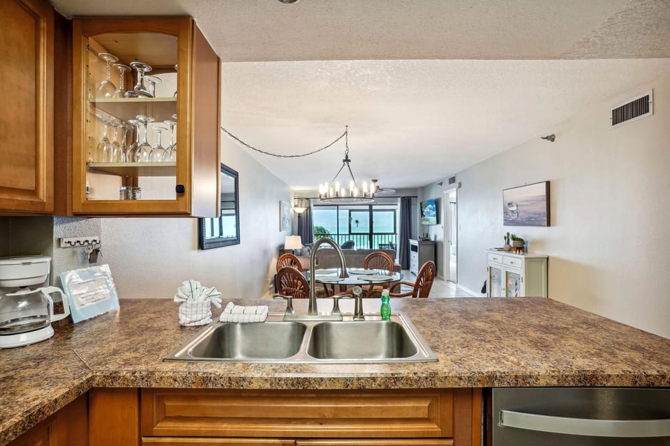 Condo, Multiple Beds (Arie Dam 202) | Private kitchen | Oven