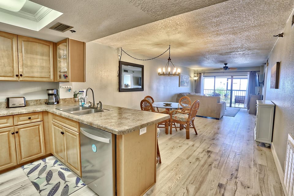 Condo, Multiple Beds (Arie Dam 202) | Private kitchen | Oven