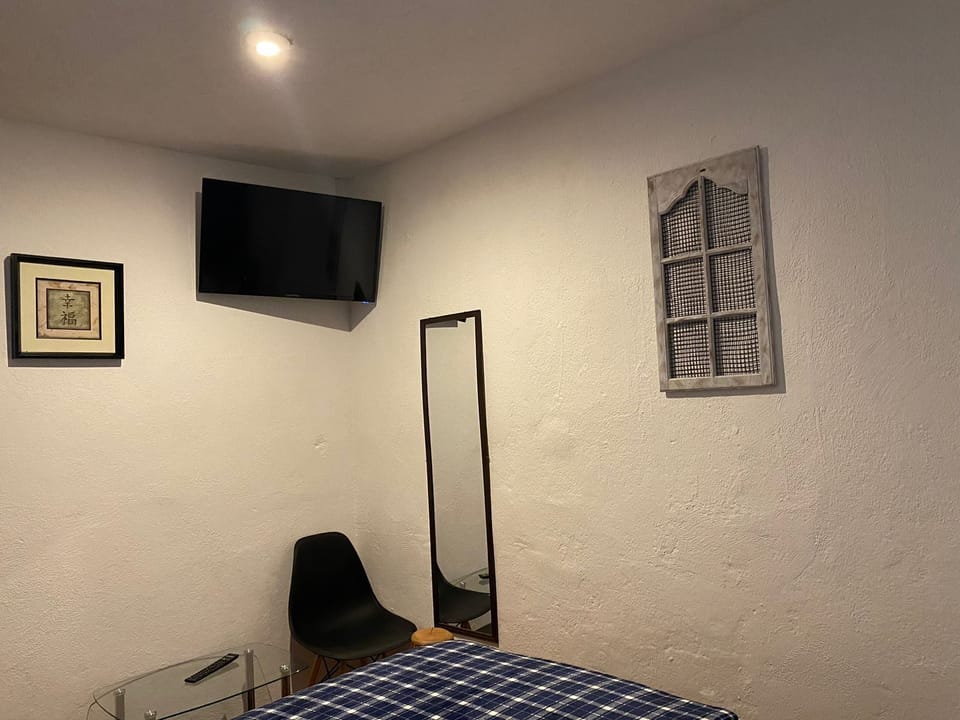 Single Room | Individually decorated, free WiFi, bed sheets