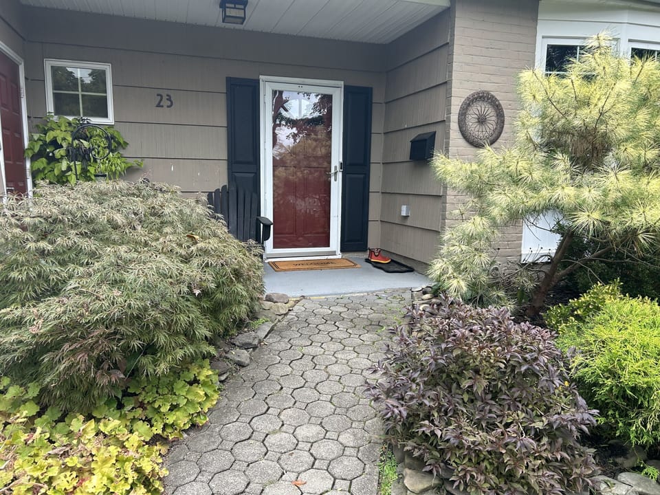 Private entrance with four-season beauty greets you.