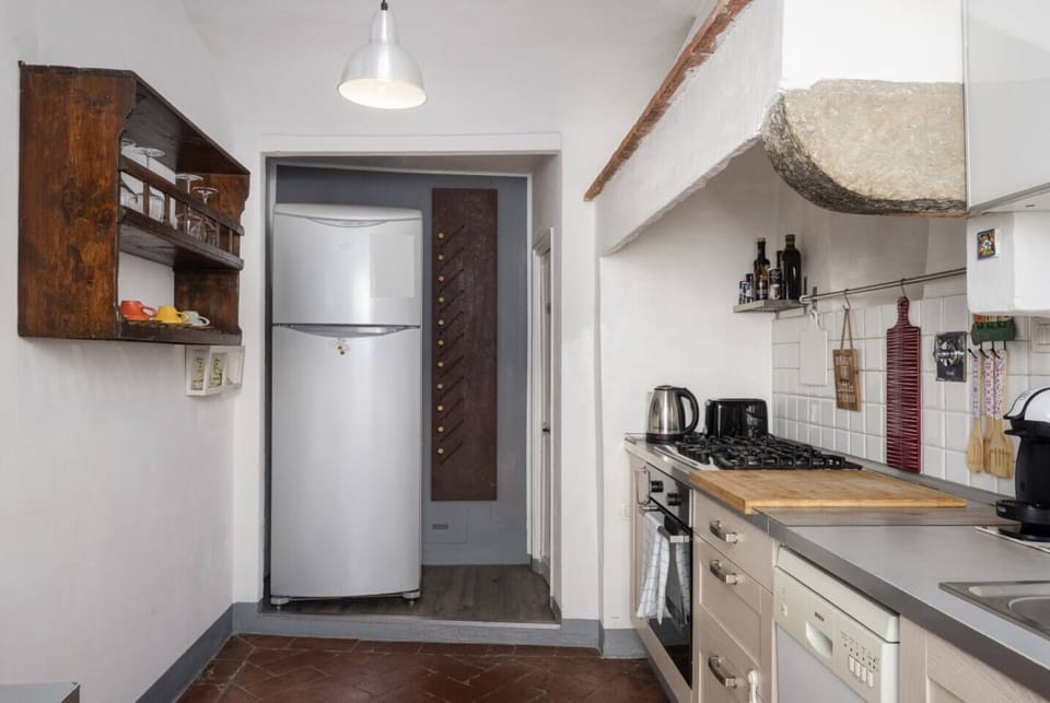 “La casa delle ore liete con terrazza”– Eleganza e comfort nel centro di Firenze La Casa delle ore liete è un appartamento che unisce eleganza, funzionalità e un’atmosfera accogliente, perfetto per coppie, famiglie o piccoli gruppi di amici. La spazi (14)