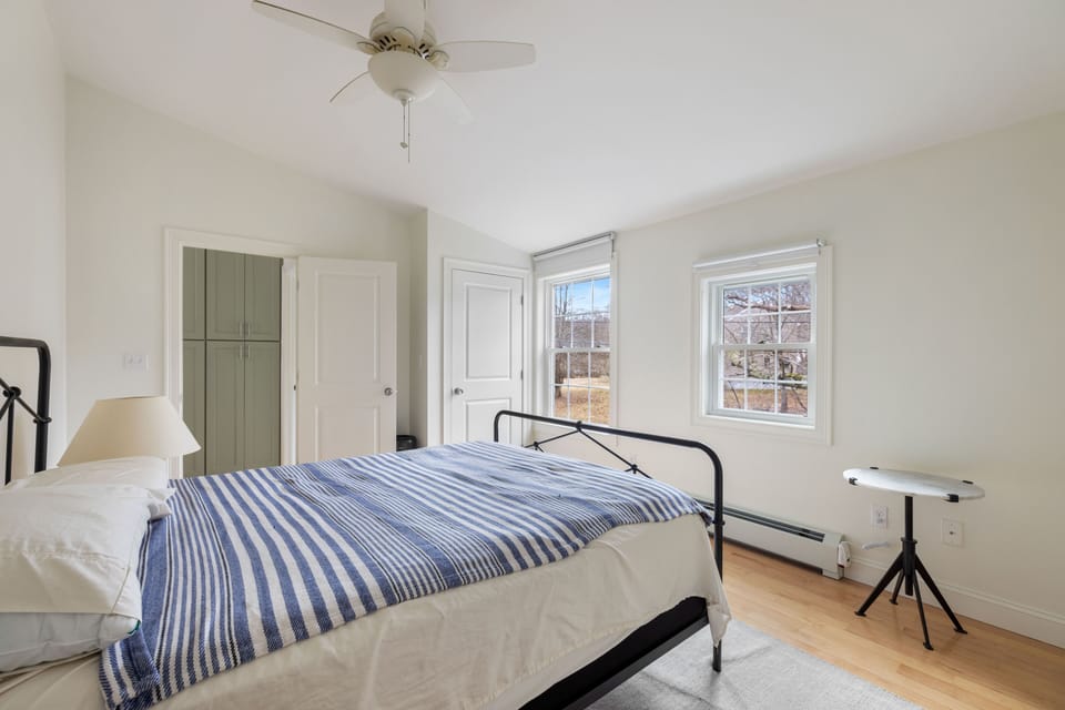 Private, attached apartment (7)