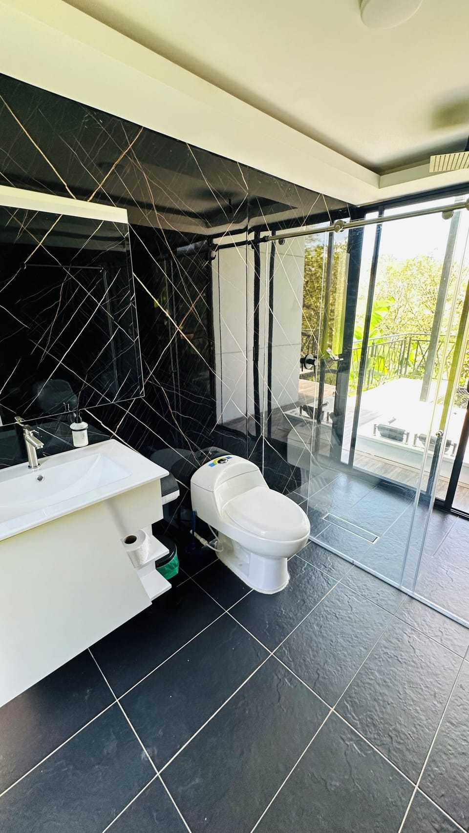 Luxury Cabin, 1 Bedroom | Bathroom | Combined shower/tub, spring water tub, free toiletries, towels