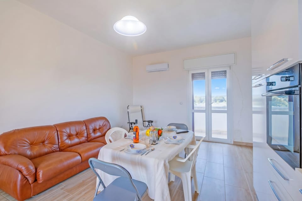 Kitchen and dining area