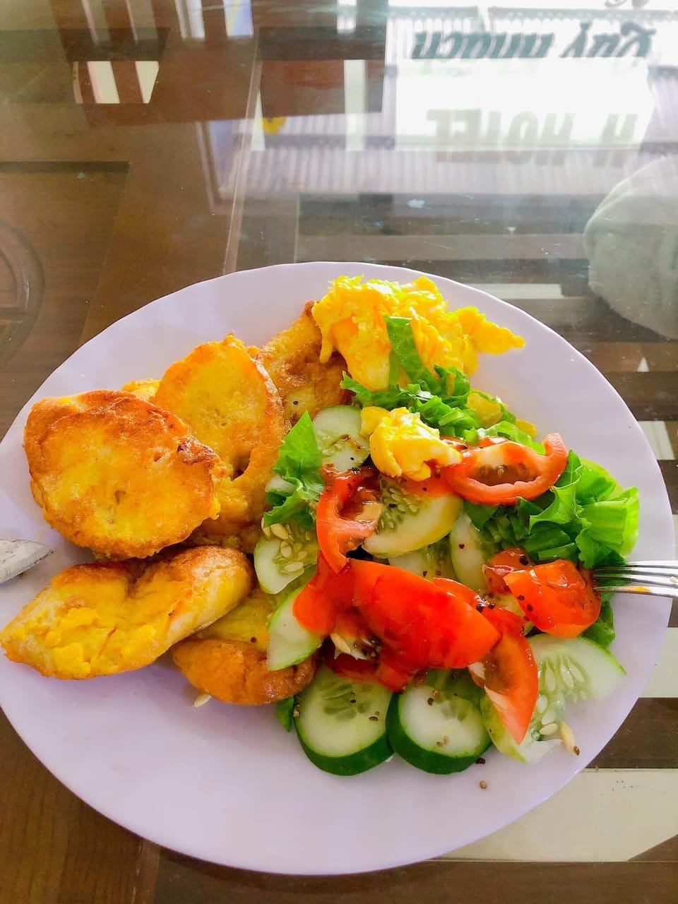 Free daily full breakfast