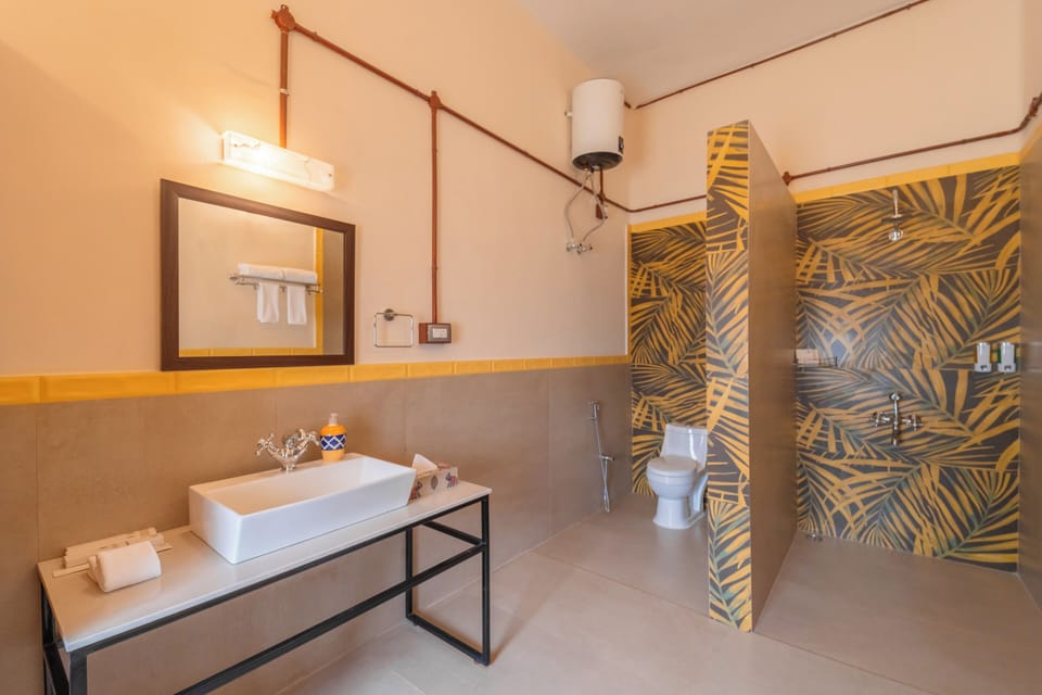 Free toiletries, slippers, bidet