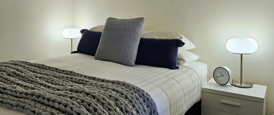 Bendigo Skyline Luxury One Bedroom Apartment | Blackout drapes, iron/ironing board, free WiFi