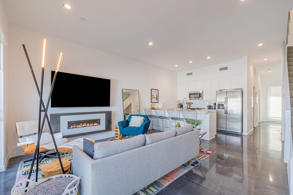 Open layout makes it easy for your group to connect.