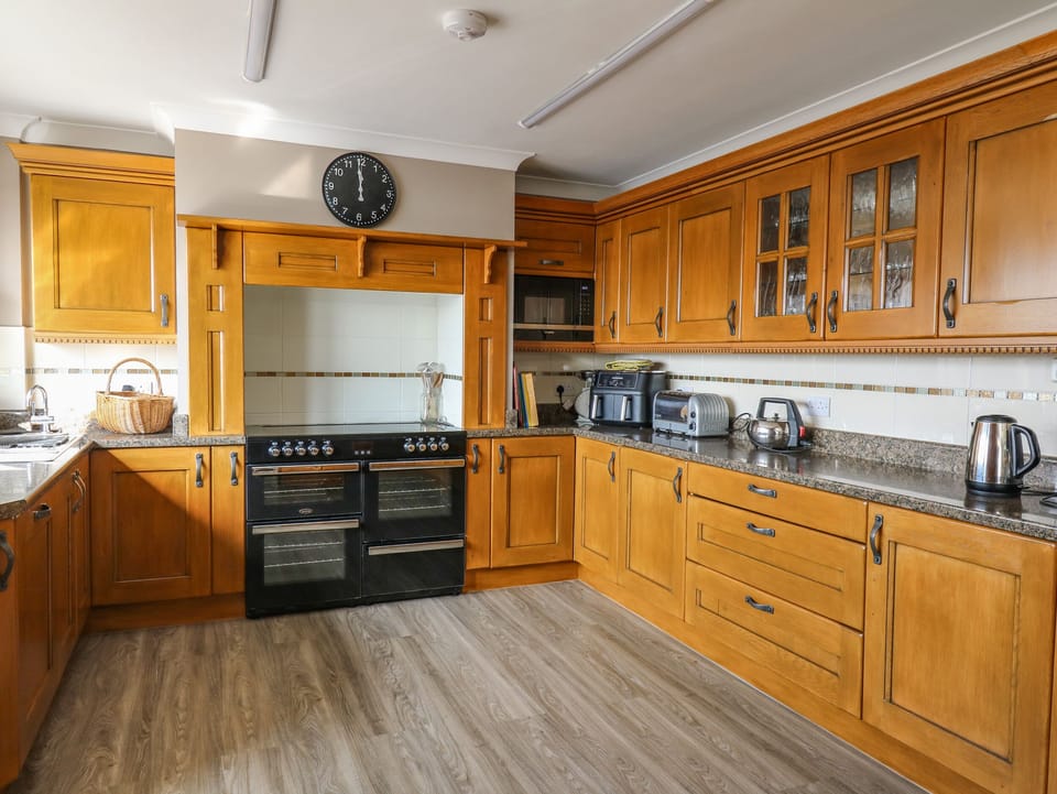 Fridge, dishwasher, electric kettle, toaster