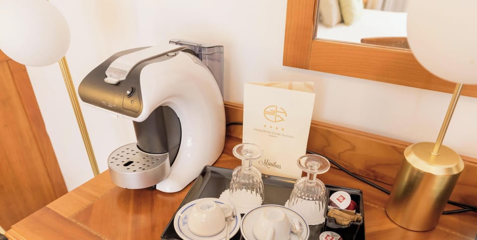 Comfort Room | Coffee and/or coffee maker