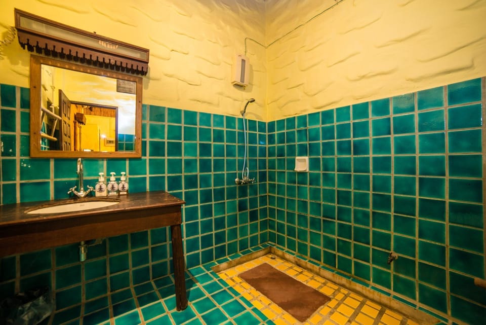 Deluxe Double Room | Bathroom | Towels