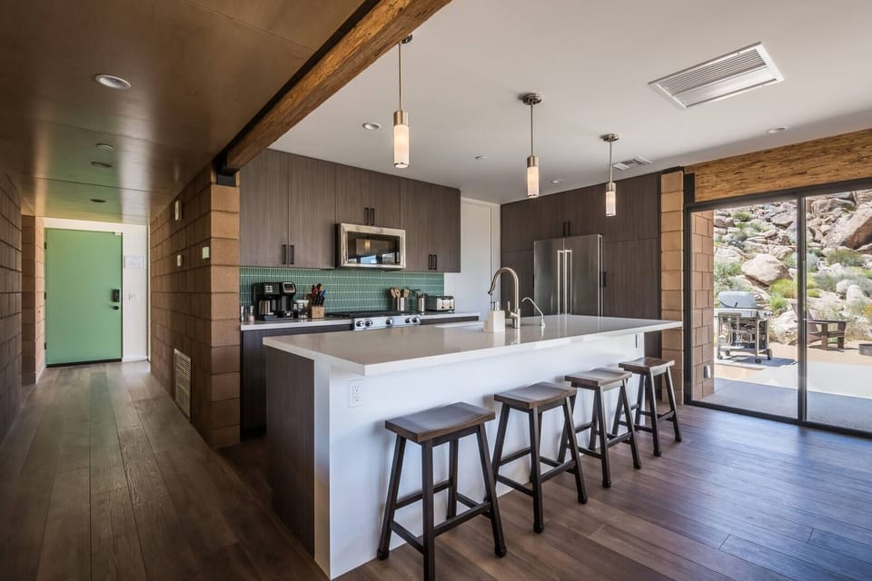 Eat-in Kitchen with updated furnishings and appliances