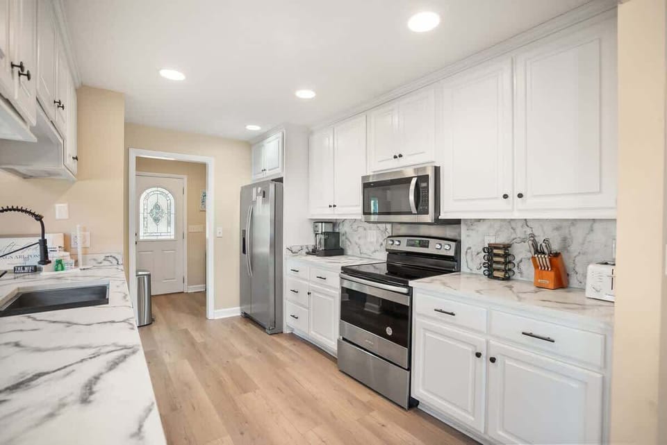 Open concept kitchen area with seating