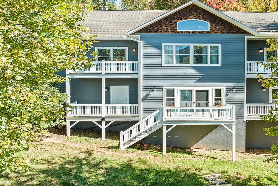 Great views from 4 balconies and lower deck at 3200 ft elevation.