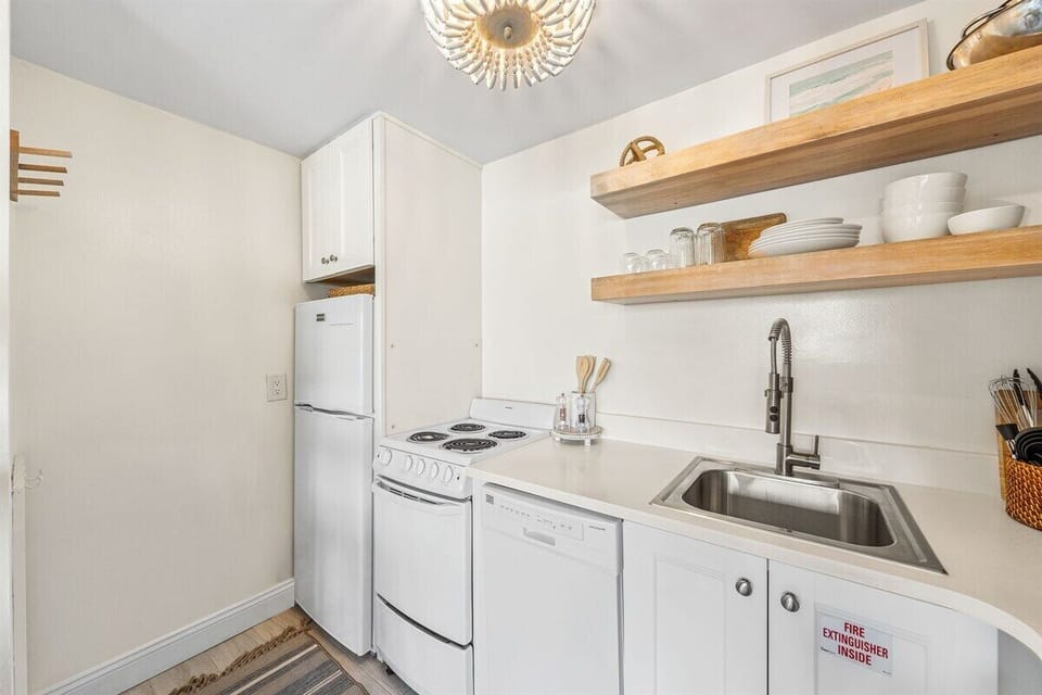 The kitchen is perfect for cooking quick meals.
