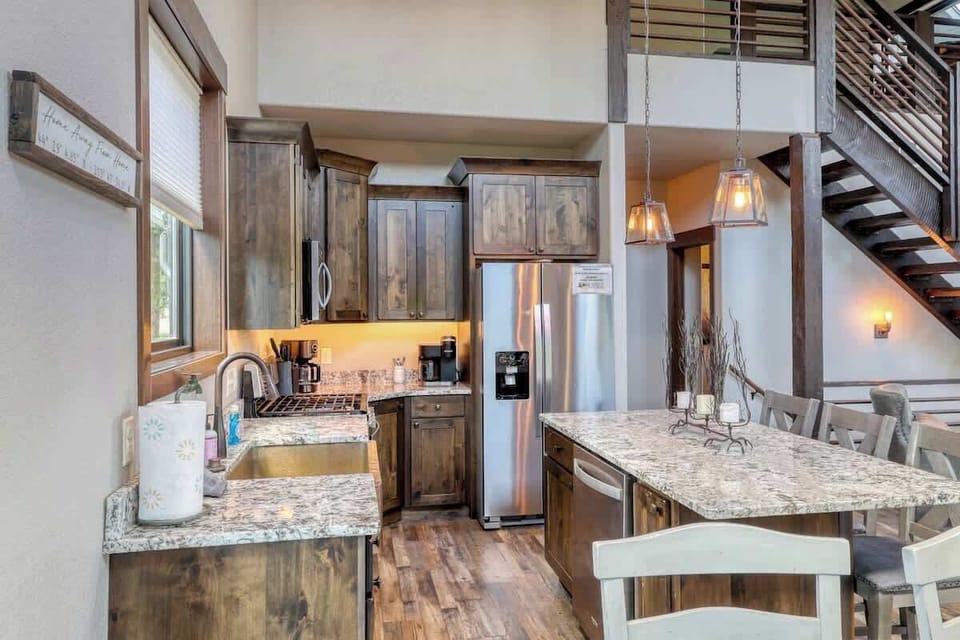 Kitchen with counter