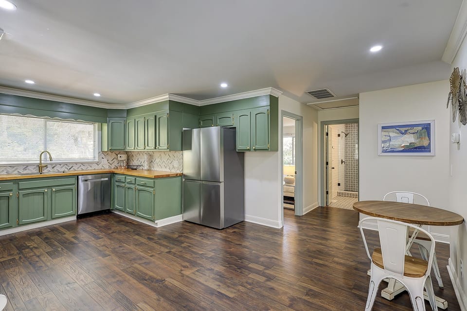 Kitchen/Breakfast Area