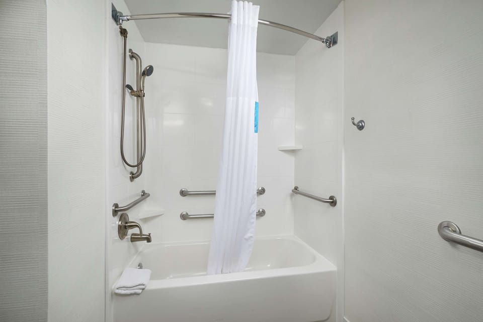 Room, 2 Queen Beds, Accessible, Non Smoking | Bathroom | Hair dryer, towels
