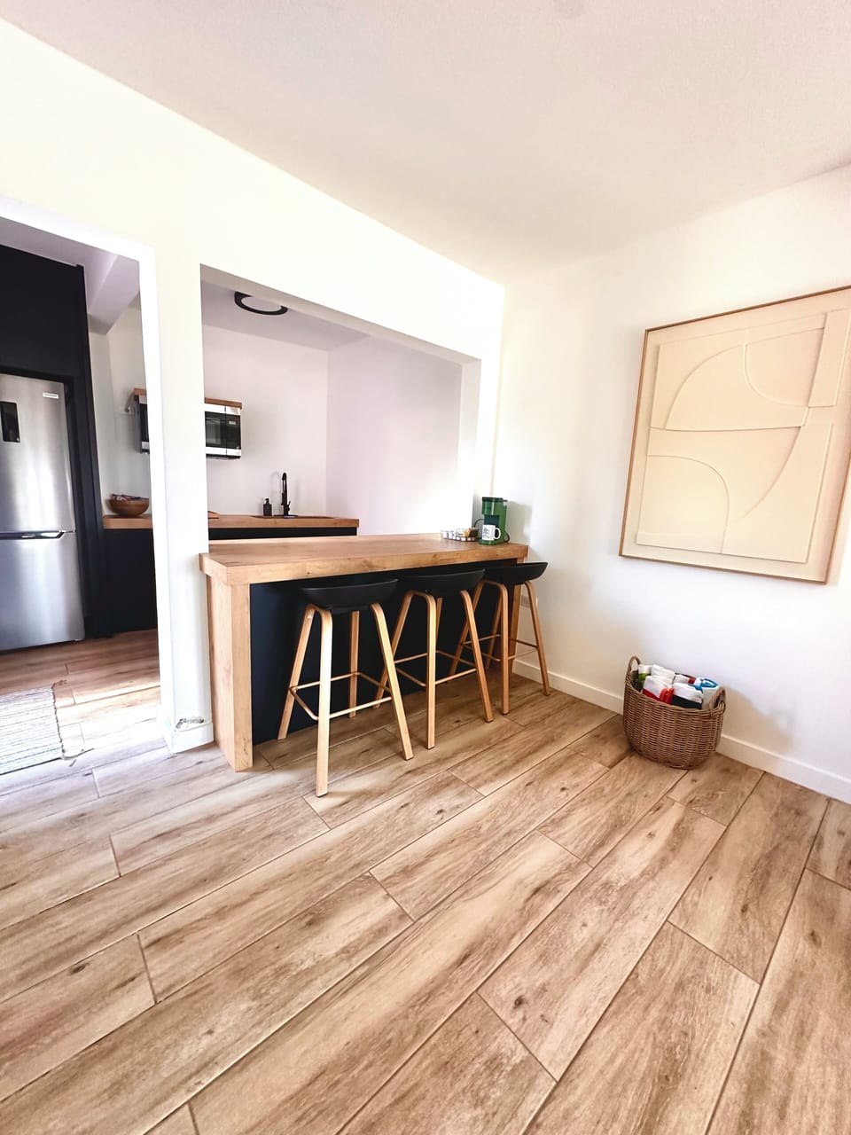 Kitchen arrangement no dinning table. 