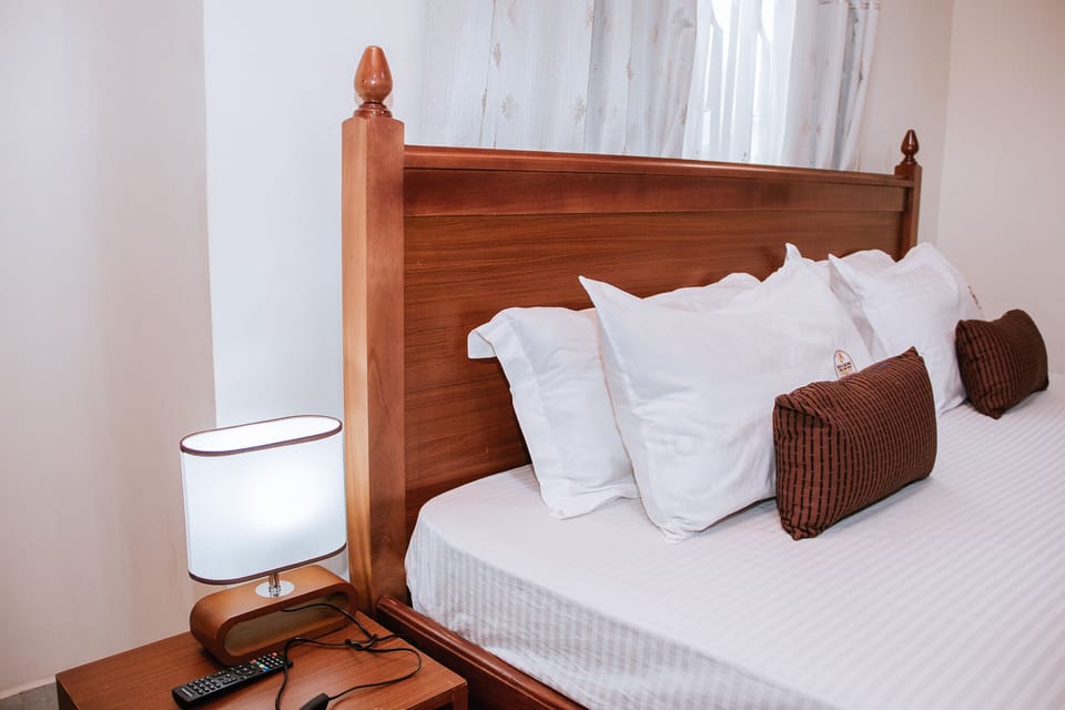 Deluxe Double or Twin Room | Iron/ironing board (on request), WiFi (free)