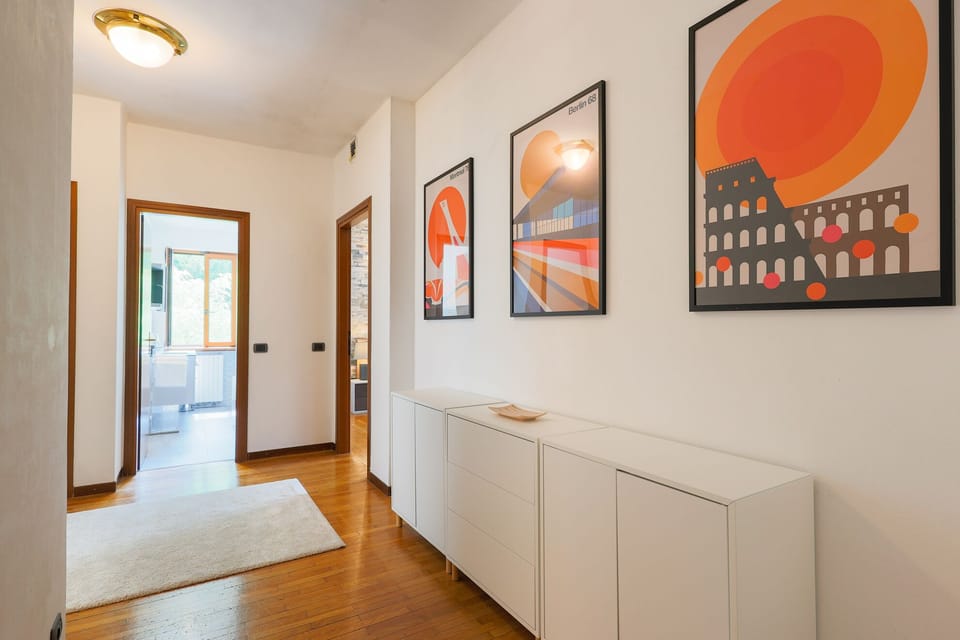 Apartment | Living area | 28-inch flat-screen TV with digital channels